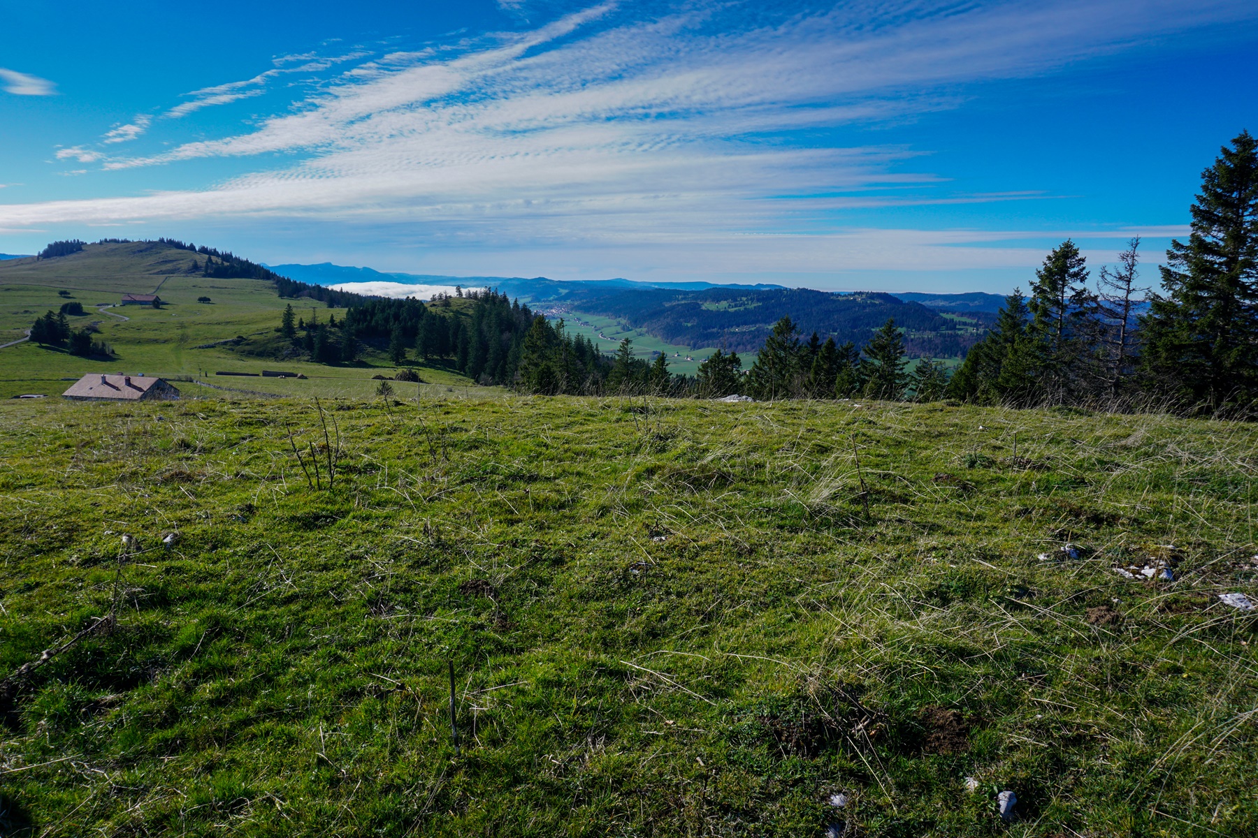 The ridge towards Mont Racine