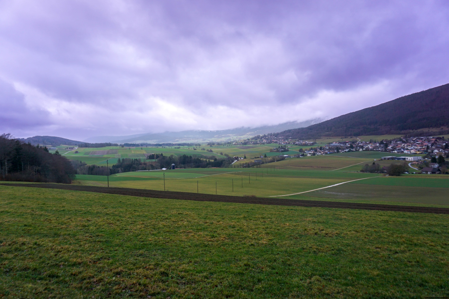 Entre Macolin et la Neuveville par un temps changeant
